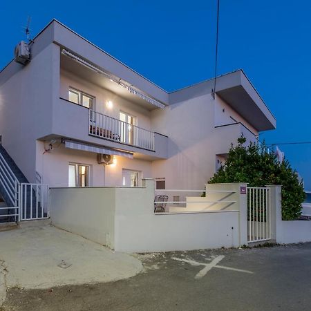 House With Private Pool Magdalena Apartment Подстрана Екстериор снимка