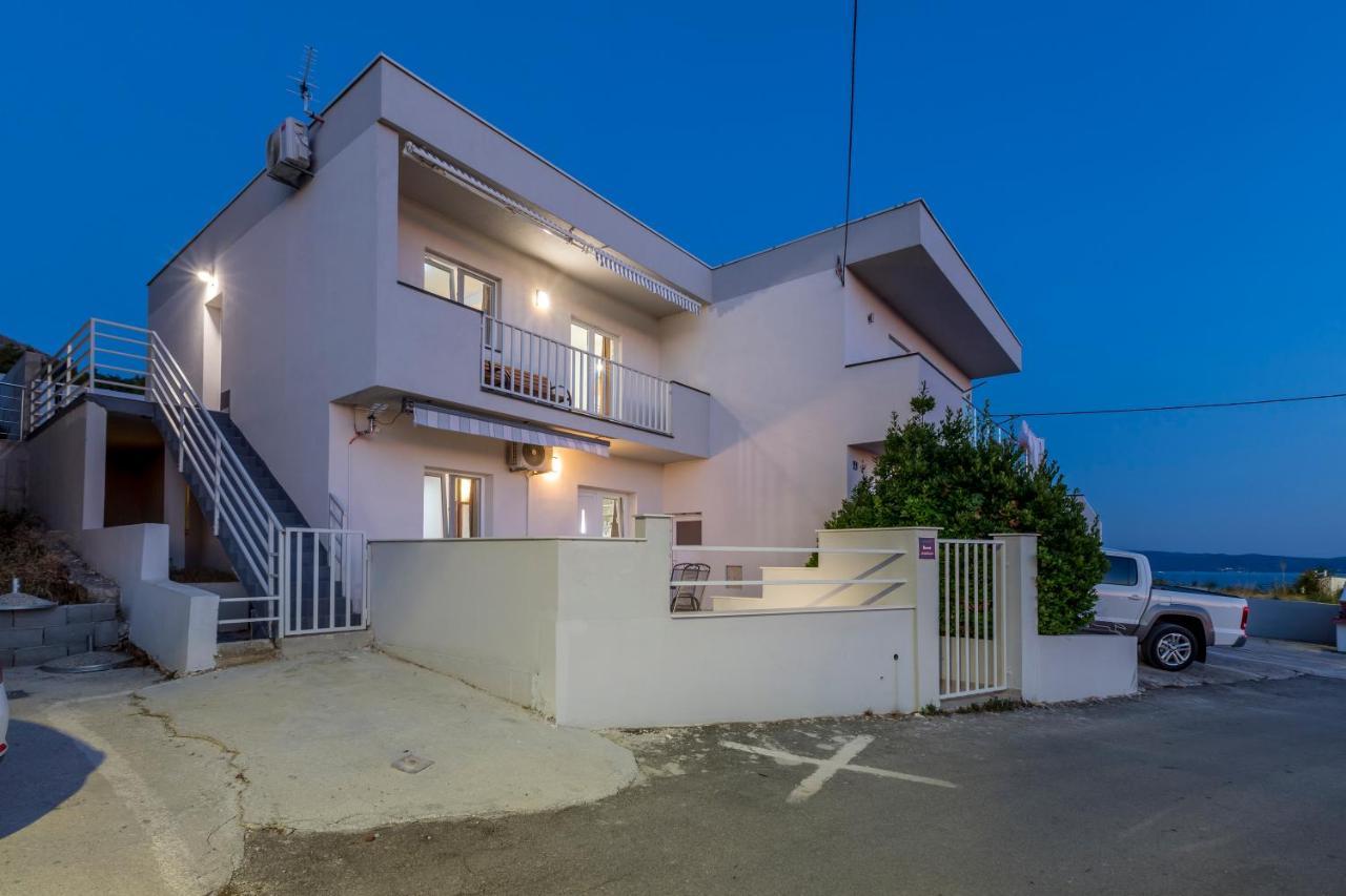 House With Private Pool Magdalena Apartment Подстрана Екстериор снимка