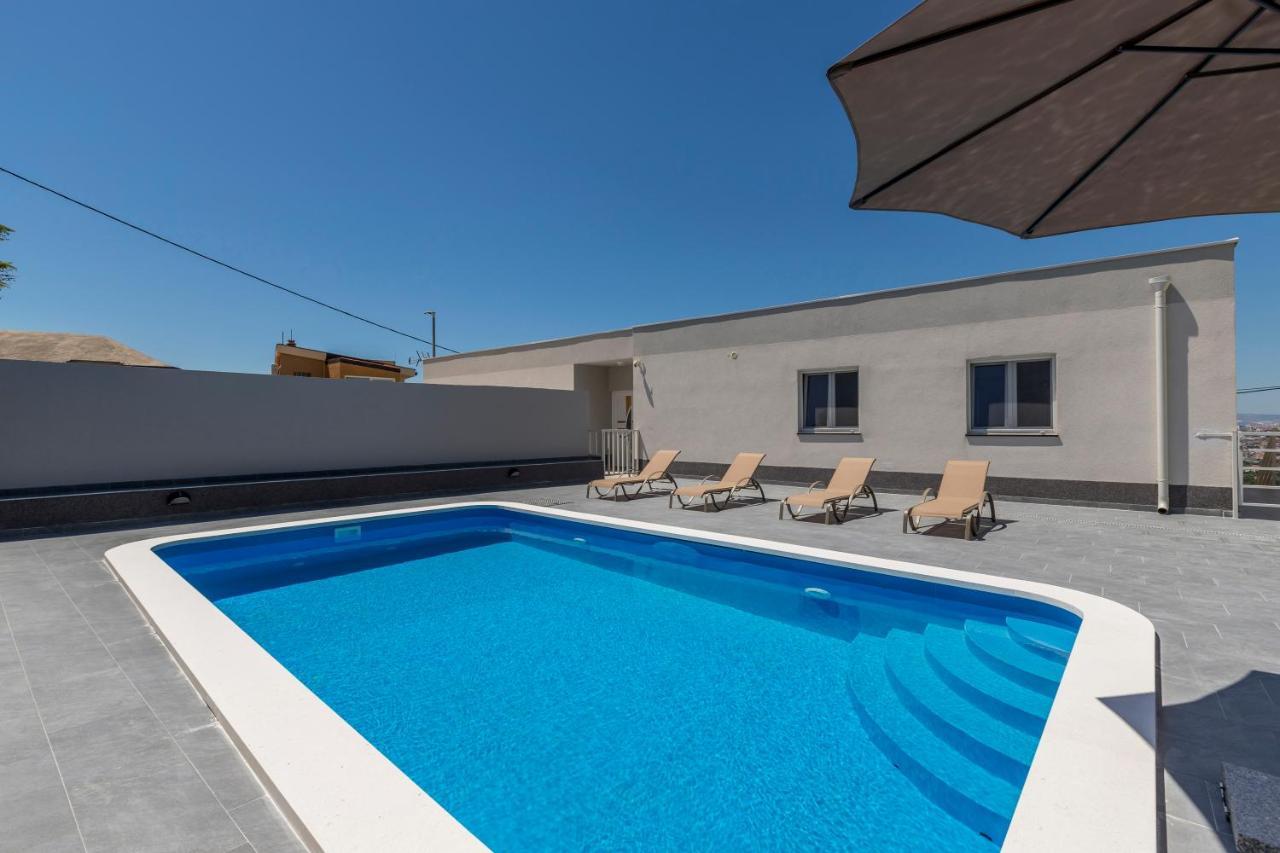 House With Private Pool Magdalena Apartment Подстрана Екстериор снимка