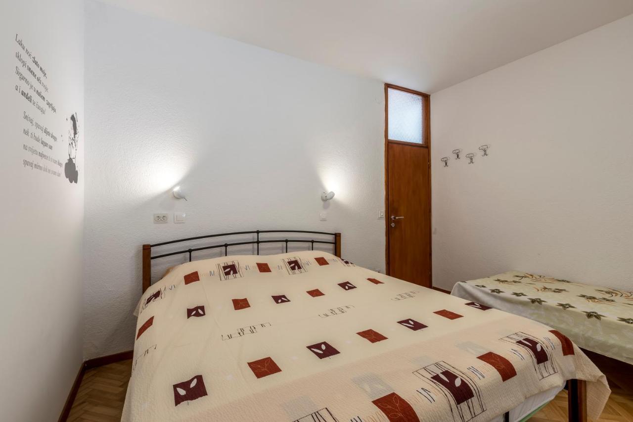 House With Private Pool Magdalena Apartment Подстрана Екстериор снимка